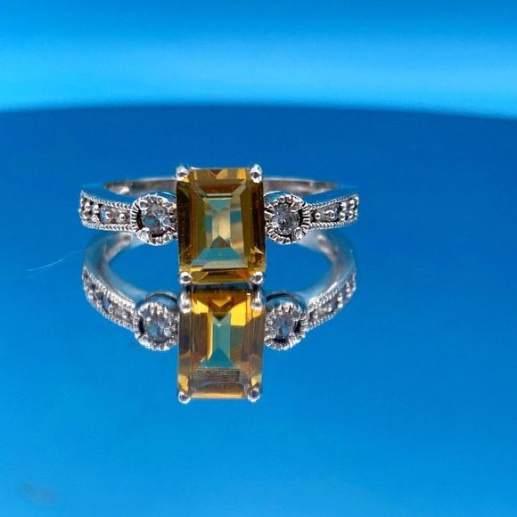 Solid Sterling Silver Vintage Emerald Cut Citrine Ring - Picture 5 of 7